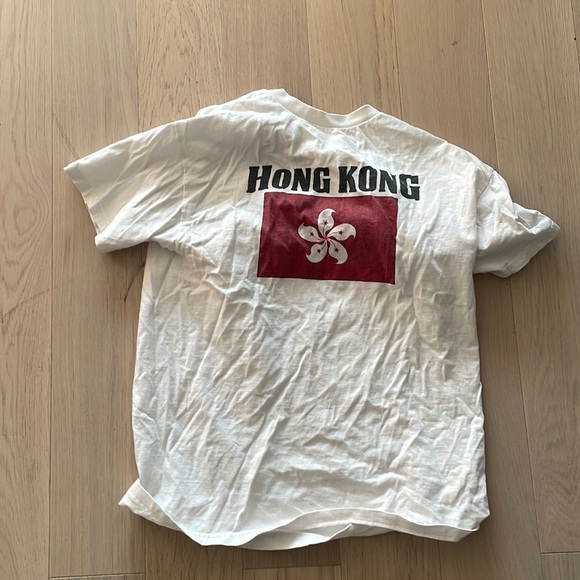 Brandy Melville Hong Kong tee shirt - Picture 1 of 3